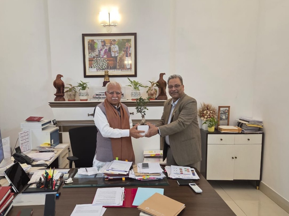 MD, NHB Sh. Sanjay Shukla meeting with Hon’ble Minister of Housing and Urban Affairs and Minister of Power Sh. Manohar Lal